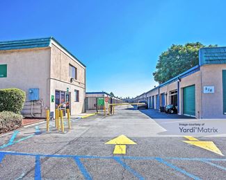 Photo 2 of Extra Space Storage - 318 North Vincent Avenue, Covina, CA