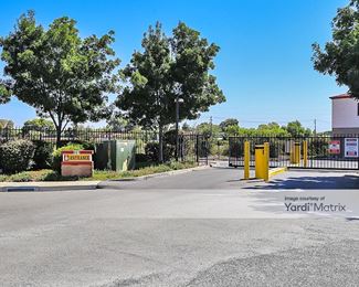Photo 3 of Security Public Storage - 521 Harbor Court, Pittsburg, CA