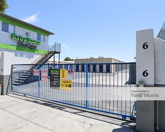 Photo 4 of Extra Space Storage - 6836 Canby Avenue, Reseda, CA