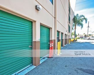 Photo 3 of SoCal Self Storage - 9000 Corbin Avenue, Northridge, CA
