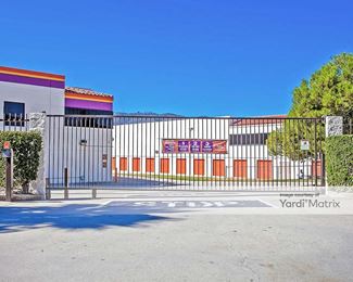 Photo 2 of Public Storage - 6400 Foothill Blvd, Tujunga, CA