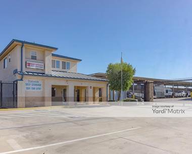 Storage Units for Rent available at 18671 Van Buren Blvd, Riverside, CA 92508