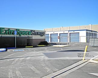 Photo 4 of Extra Space Storage - 15555 Yates Road, Victorville, CA