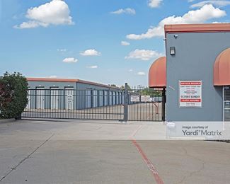 Photo 4 of Best Little Warehouse in Texas - 6646 Iron Horse Blvd, Fort Worth, TX