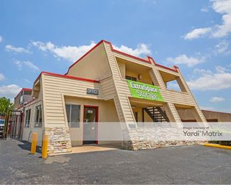 Photo 1 of SecurCare Self Storage - 5197 McCart Avenue, Fort Worth, TX