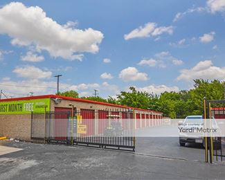 Photo 2 of SecurCare Self Storage - 5197 McCart Avenue, Fort Worth, TX