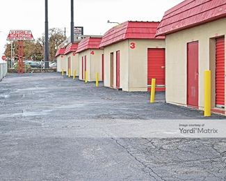 Photo 4 of U-Store-It - 4917 East California Pkwy, Forest Hill, TX