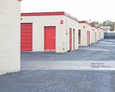 Storage Units for Rent available at 4917 East California Pkwy, Forest Hill, TX 76119