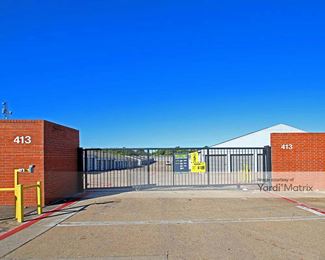 Photo 2 of Extra Space Storage - 413 North Main Street, Euless, TX