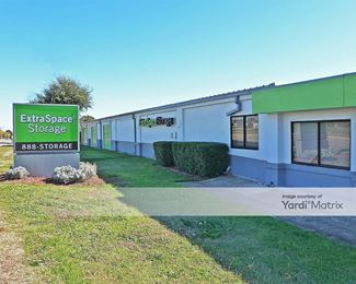 Photo 1 of Extra Space Storage - 1908 East Pioneer Pkwy, Arlington, TX