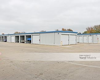 Photo 4 of A Armadillo Self Storage - 5333 South Collins Street, Arlington, TX