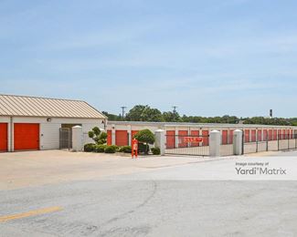 Photo 2 of Public Storage - 1508 Airport Fwy, Bedford, TX
