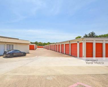 Storage Units for Rent available at 1508 Airport Fwy, Bedford, TX 76022