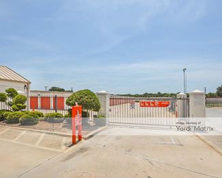 Photo 4 of Public Storage - 1508 Airport Fwy, Bedford, TX