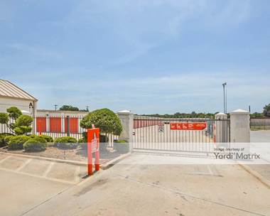 Storage Units for Rent available at 1508 Airport Fwy, Bedford, TX 76022