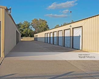 Photo 5 of Northwest Storage - 8328 White Settlement Road, White Settlement, TX