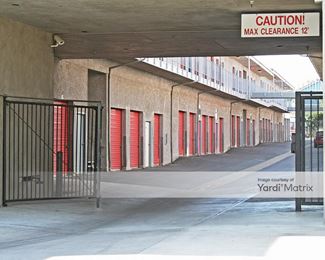 Photo 2 of StorQuest Self Storage - 18716 Oxnard Street, Tarzana, CA