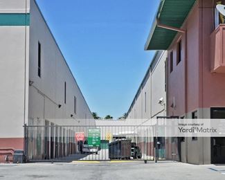 Photo 2 of Extra Space Storage - 8540 Cedros Avenue, Panorama City, CA