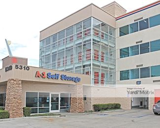 Photo 2 of A-1 Self Storage - 5310 Vineland Avenue, North Hollywood, CA