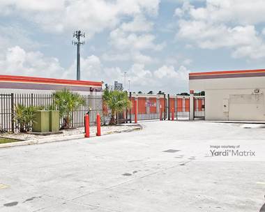 Storage Units for Rent available at 14401 SW 119th Avenue, Miami, FL 33186