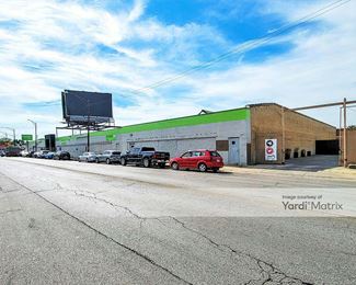 Photo 3 of Extra Space Storage - 4014 West Grand Avenue, Chicago, IL