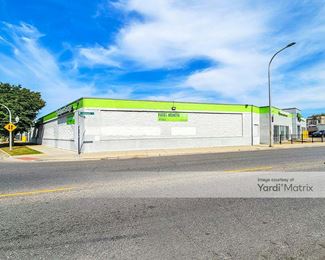 Photo 6 of Extra Space Storage - 4014 West Grand Avenue, Chicago, IL