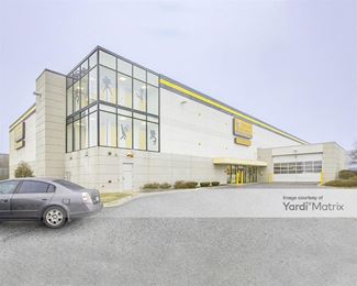 Photo 4 of Safeguard Self Storage - 9800 South Harlem Avenue, Bridgeview, IL