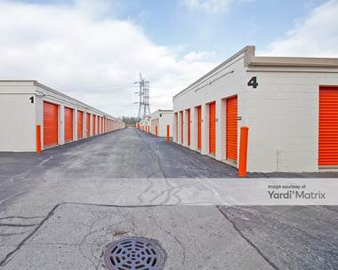 Storage Units for Rent available at 2004 Dolton Avenue, Calumet City, IL 60409