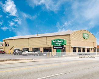 Photo 4 of Extra Space Storage - 1301 Harlem Avenue, Berwyn, IL