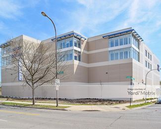 Photo 3 of Lock Up Self Storage, The - 1832 West Juneway Terrace, Chicago, IL