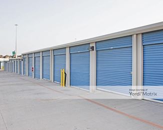 Photo 4 of Advantage Storage - 330 West Lyndon B Johnson Fwy, Irving, TX