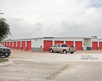 Photo 2 of Extra Space Storage - 2814 South Walton Walker Blvd, Dallas, TX