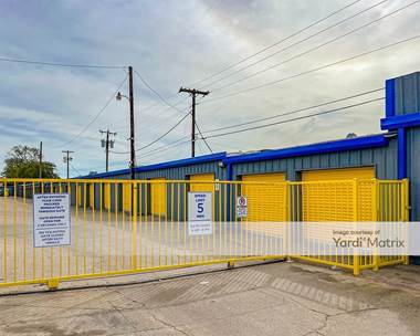 Storage Units for Rent available at 550 North O'Connor Road, Irving, TX 75061