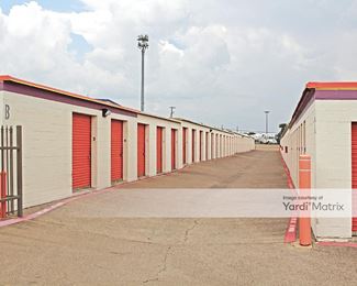Photo 4 of Public Storage - 732 South Cedar Ridge Drive, Duncanville, TX