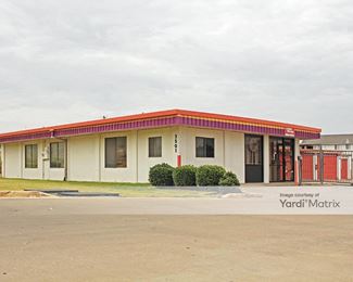 Photo 1 of Public Storage - 3501 Country Club Road North, Irving, TX