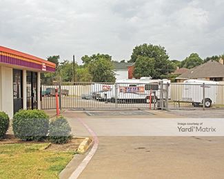 Photo 3 of Public Storage - 3501 Country Club Road North, Irving, TX