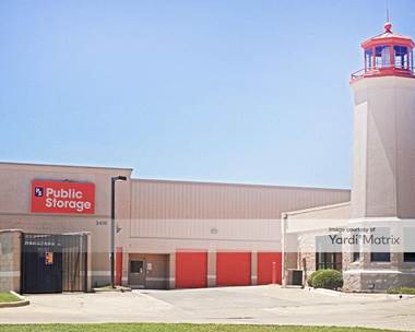 Storage Units for Rent available at 3430 West Walnut Hill Lane, Irving, TX 75038