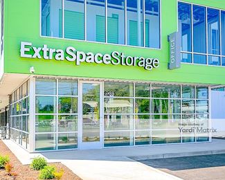 Photo 5 of Public Storage - 8085 SE 82nd Avenue, Portland, OR
