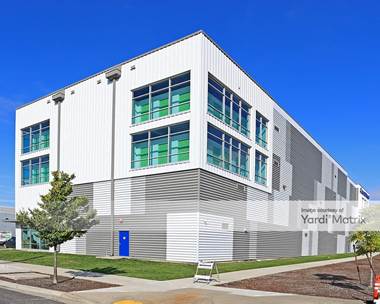 Storage Units for Rent available at 685 SE Division Place, Portland, OR 97202