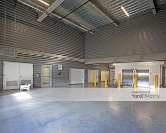 Photo 4 of Public Storage - 685 SE Division Place, Portland, OR