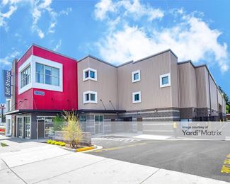 Photo 2 of West Coast Self-Storage - 16523 Aurora Avenue North, Shoreline, WA