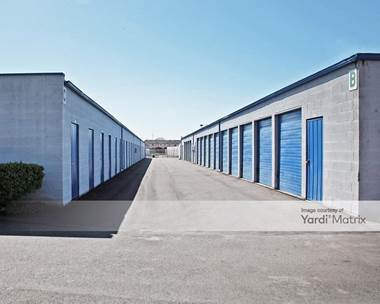 Storage Units for Rent available at 600 West Dyer Road, Santa Ana, CA 92707