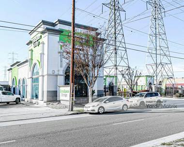 Storage Units for Rent available at 6897 North Paramount Blvd, Long Beach, CA 90805