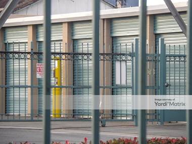 Storage Units for Rent available at 6897 North Paramount Blvd, Long Beach, CA 90805