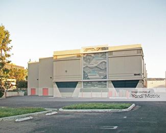 Photo 2 of Public Storage - 18440 Burbank Blvd, Tarzana, CA
