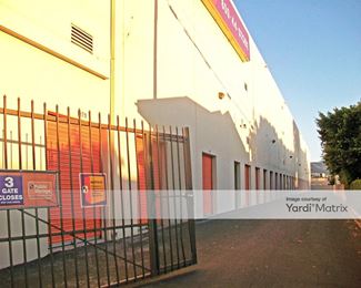 Photo 3 of Public Storage - 18440 Burbank Blvd, Tarzana, CA