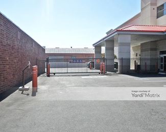 Photo 4 of Public Storage - 12510 Raymer Street, North Hollywood, CA