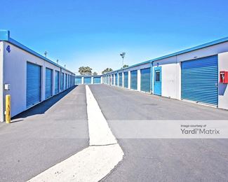 Photo 4 of Laurel Canyon Self Storage - 10864 Laurel Canyon Blvd, San Fernando, CA