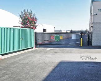 Photo 2 of Extra Space Storage - 13434 Saticoy Street, North Hollywood, CA
