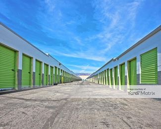 Photo 4 of Extra Space Storage - 20221 Prairie Street, Chatsworth, CA